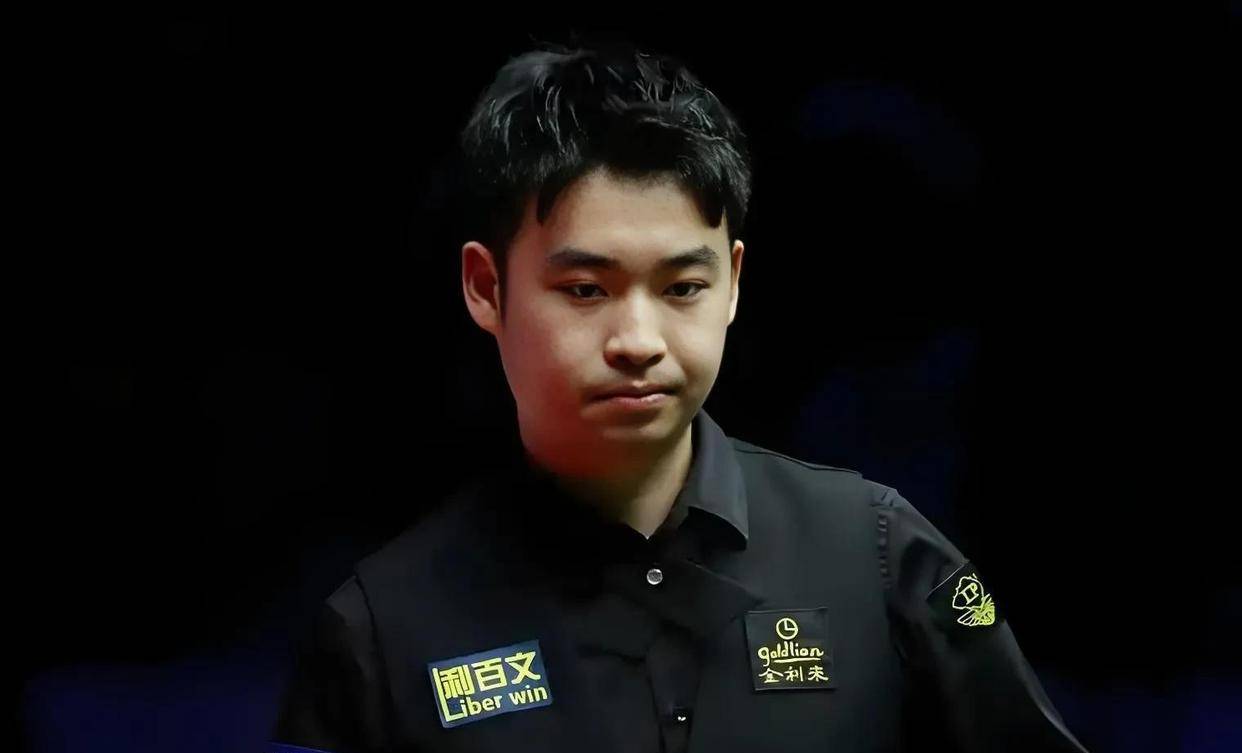 两名内线替 两名内线替