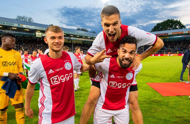 攻入球门 攻入球门